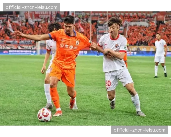 河南队0-0闷平青岛海牛,双方射正次数寥寥,防守成为主题 河南队0-0闷平青岛海牛,双方射正次数寥寥,防守成为主题
