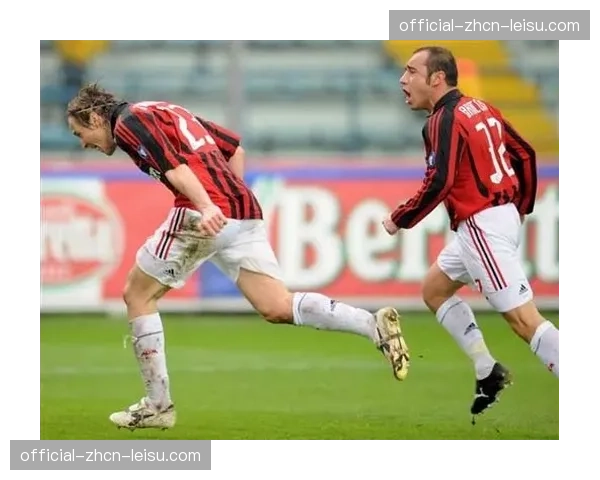 特写:恩波利打入保级关键球后,看台上老球迷的泪水 特写:恩波利打入保级关键球后,看台上老球迷的泪水